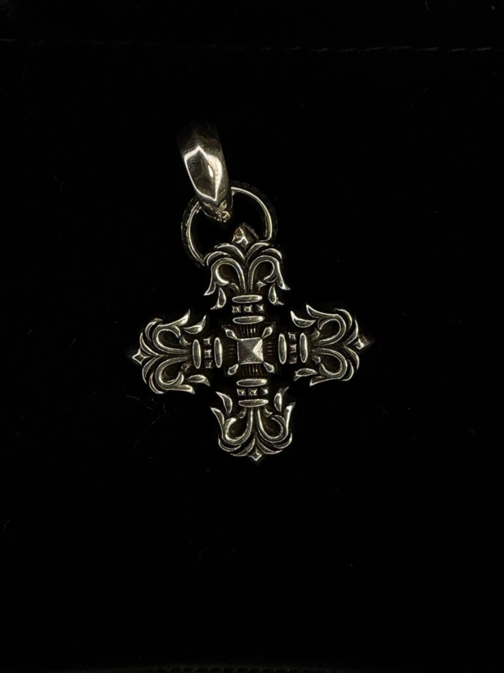 Chrome Hearts Le Flur Cross Pendant